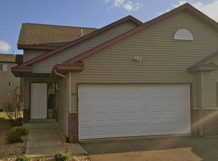 722 10th St SW, Pine Island, MN 55963