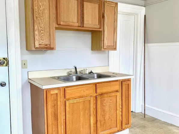 452 N Main St #G, Winsted, CT 06098