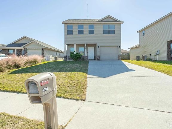2nd image of 1909 Crosscreek Cir