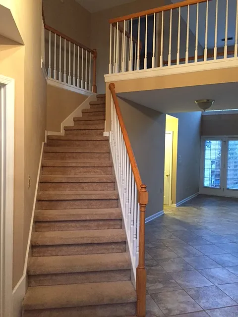 3 bed, 2.5 bath, 1685 sqft, $1,975 — Photo 2