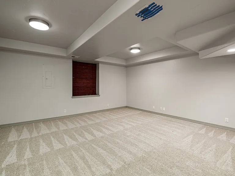1275 S Clayton St — Photo 28