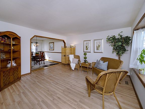 3rd image of 17695 W Dawn Ct