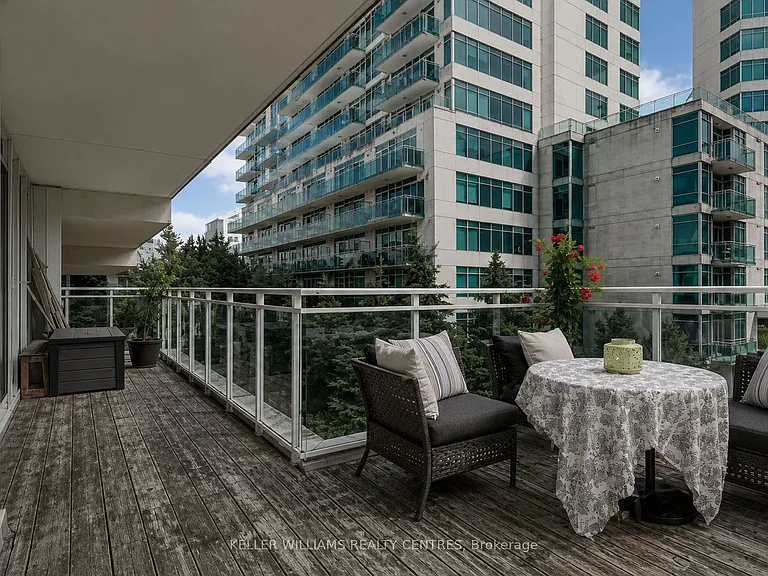 2067 Lake Shore Blvd W #205 — Photo 11