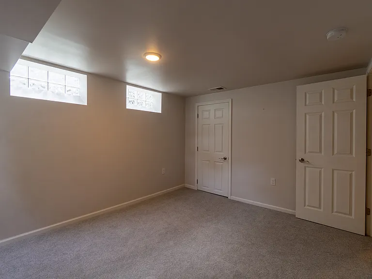 2604 Manchester Rd — Photo 43