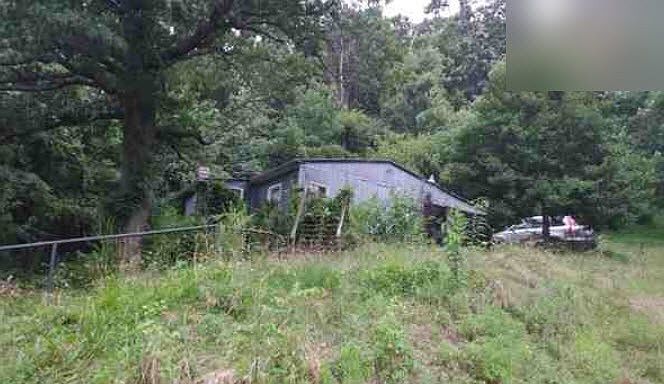 2nd image of 5701 Cemetery Rd