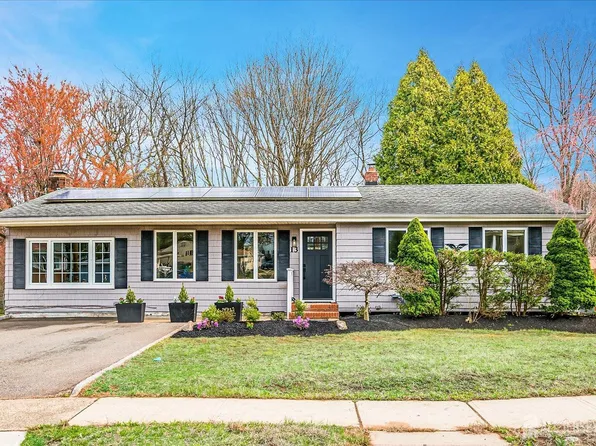 13 Brookside Rd, Edison, NJ 08817