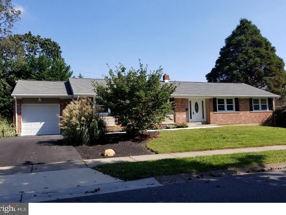 1st image of 3 Wheatfield Dr