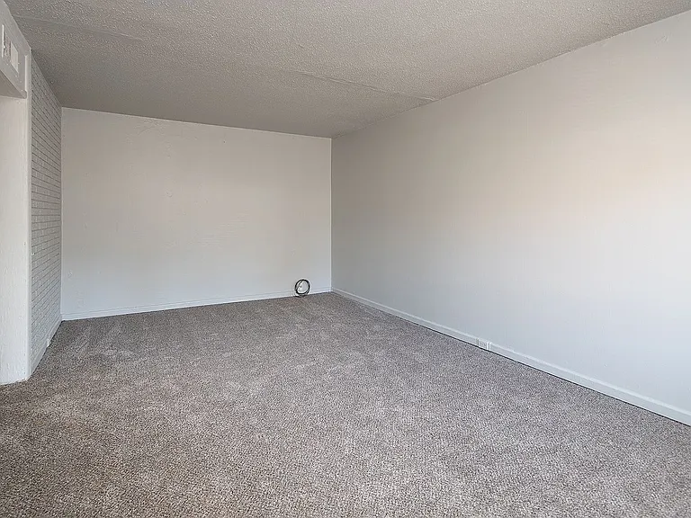 Lynnwood Garden Apartments — Photo 42