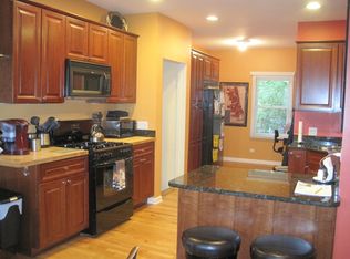 255 Happ Rd, Northfield, IL 60093