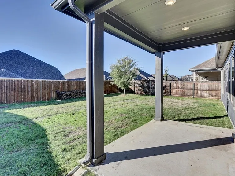 507 Crystal Clear Ln — Photo 36