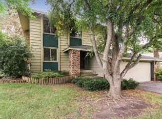 3250 Pilgrim Ln N, Plymouth, MN 55441