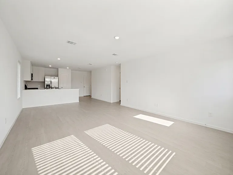 2031 Stable Ln — Photo 13