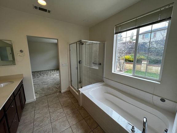 5th image of 4633 Glasgow Ct