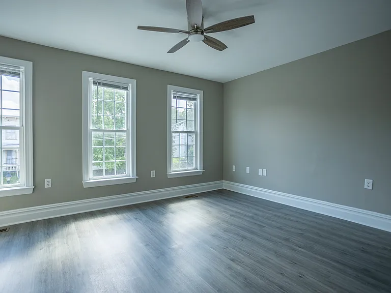 1306 W Clay St — Photo 32