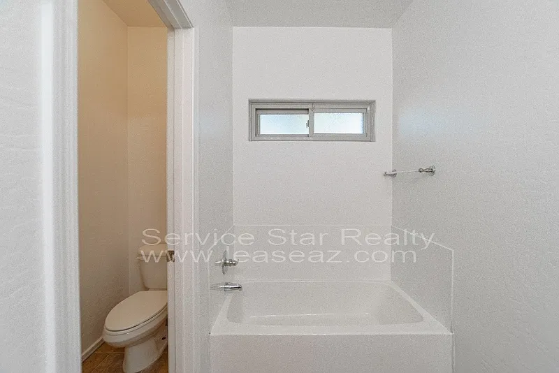 2 bed, 2.5 bath, 1470 sqft, $2,050 — Photo 4