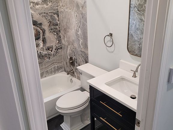 5th image of 1140 Lincoln Ave