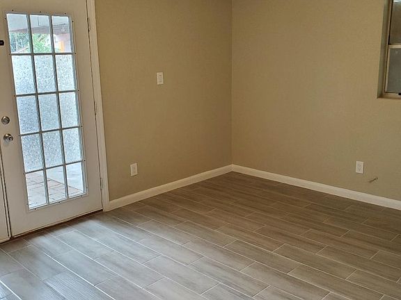 3rd image of 126 E Grant St Floor 126