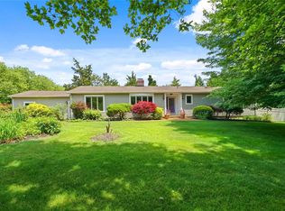 16 Gaul Rd N, Setauket, NY 11733