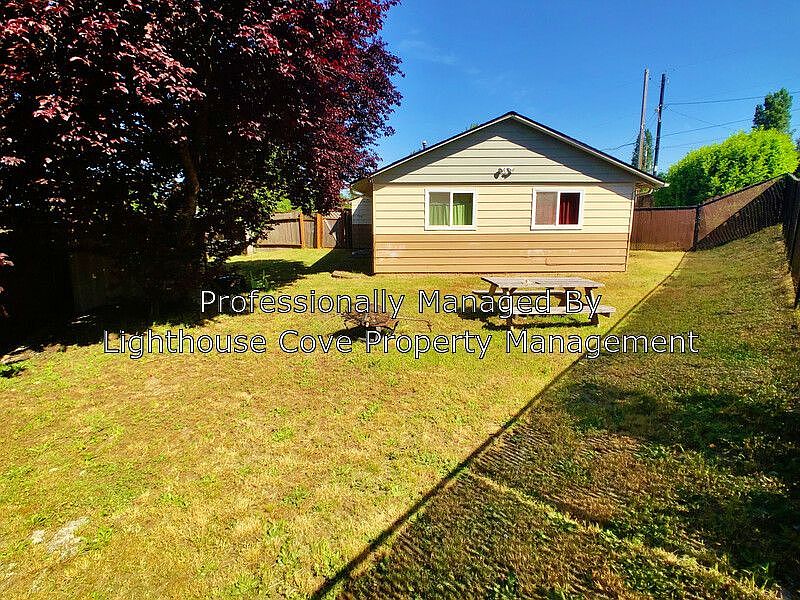 2nd image of 3267 Wright Ave