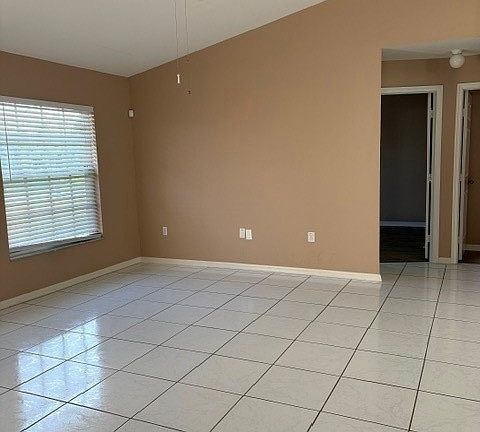 4th image of 1822 SW 18th St