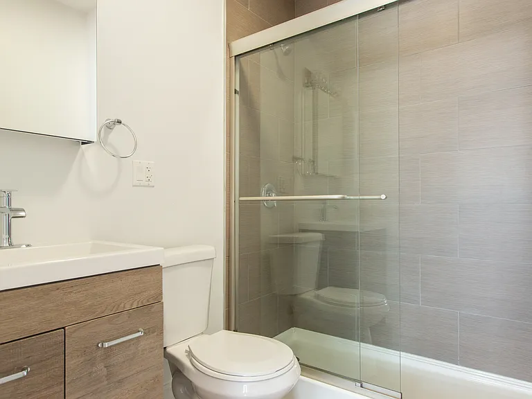 2558 W. Superior St. — Photo 10