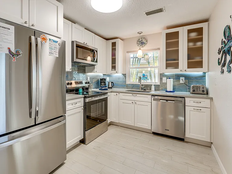 1203 Bay Palm Blvd — Photo 6