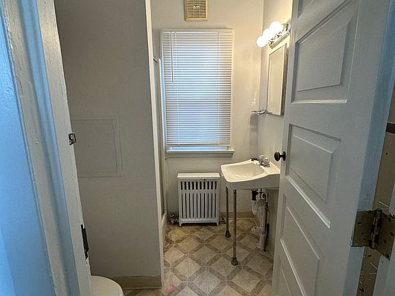 4th image of 410 W Forest Ave #4cc9f05d4
