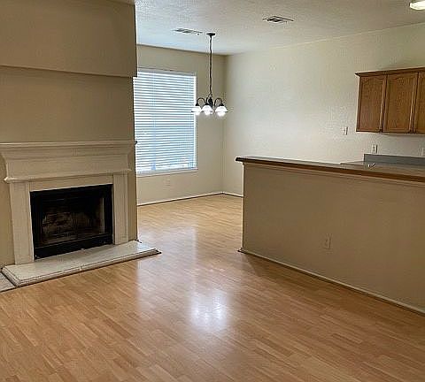 3rd image of 1506 Park Lane Dr