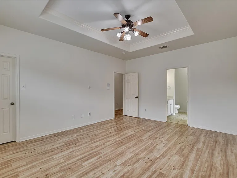 4423 Garden Ridge Ct — Photo 15