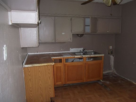 5th image of 4616 SW G Ave