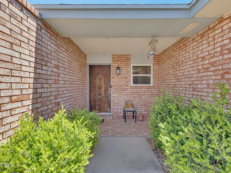 7112 Ramada Dr — Photo 2