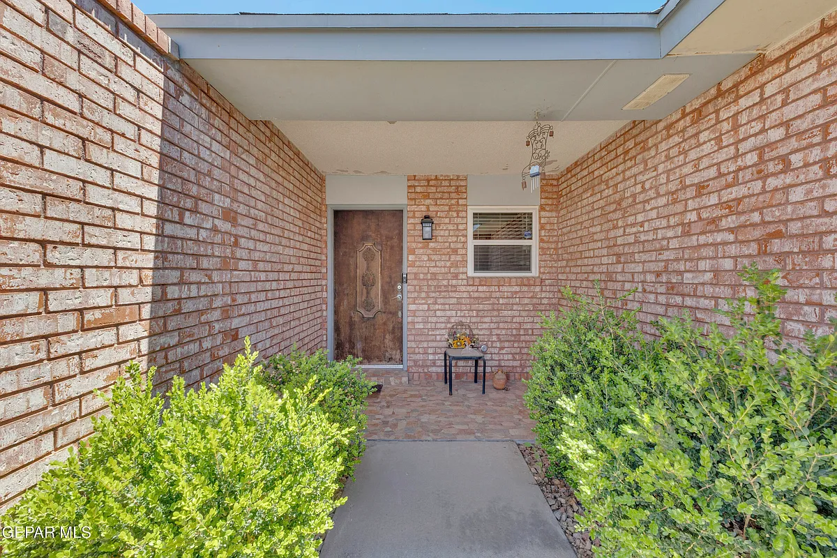 Building Photo - 7112 Ramada Dr