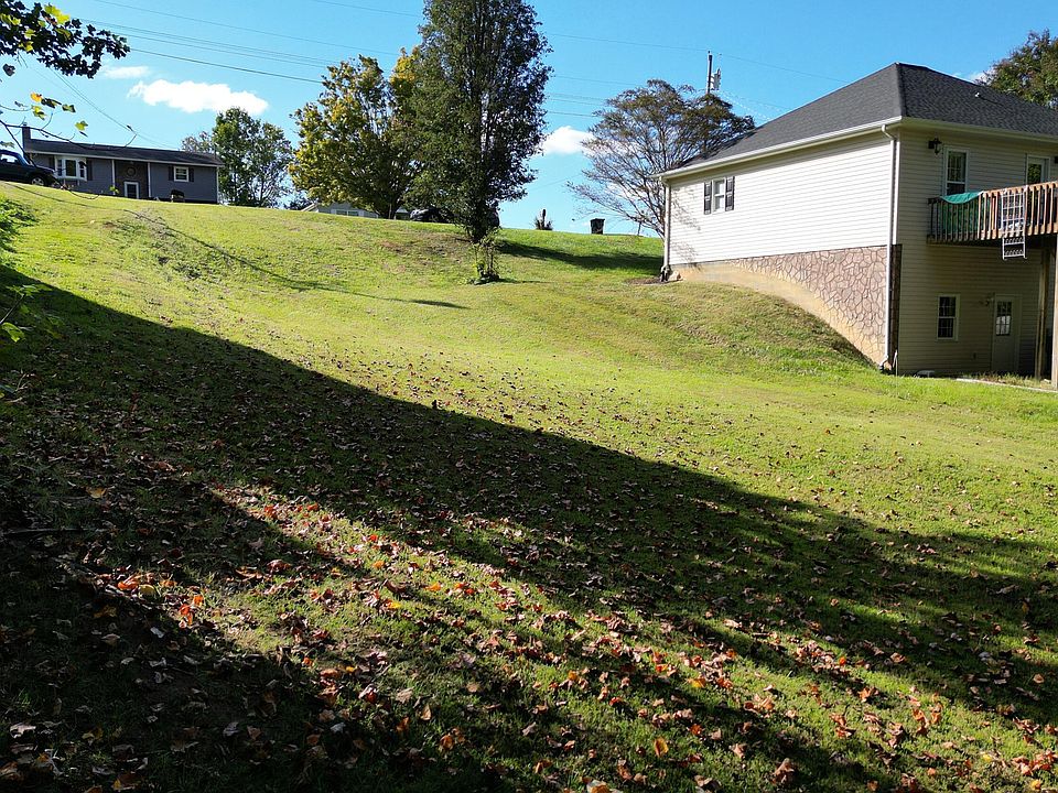 2nd image of Village Ln