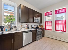 212 Angelique St, Weehawken, NJ