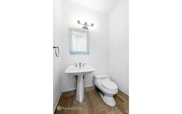 Rented by Douglas Elliman | media 19