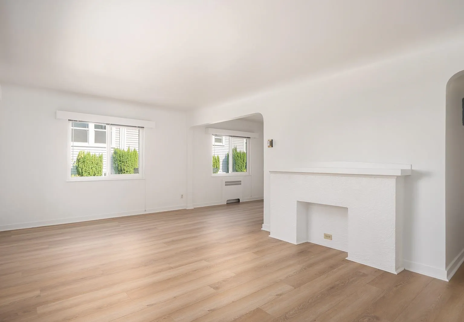 2 bed, 730 sqft, $1,600 — Photo 3