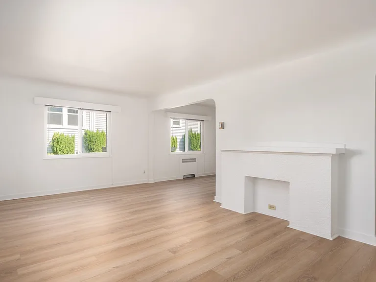 735 Royal Ave #105 — Photo 3