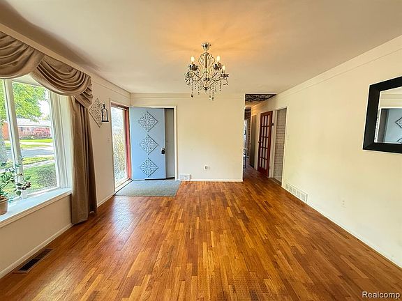 3rd image of 26329 Wexford Dr