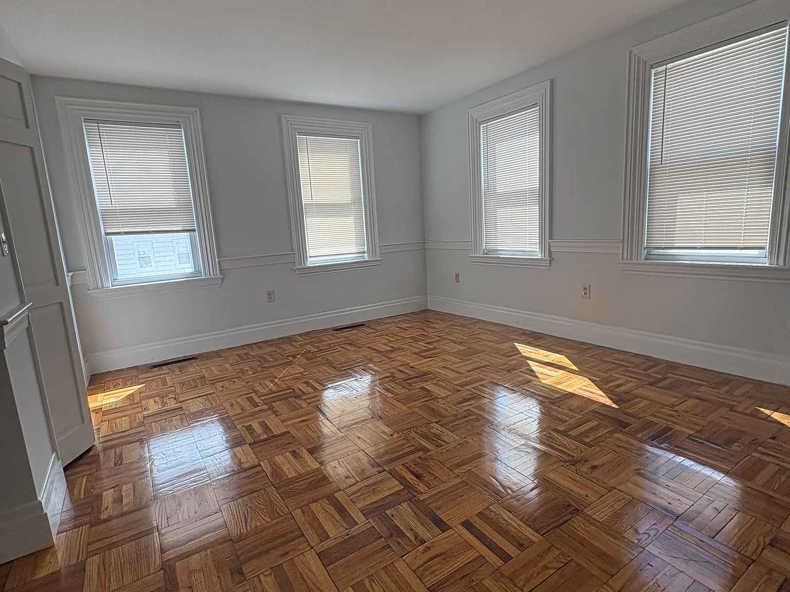 83 E Main St — Photo 1