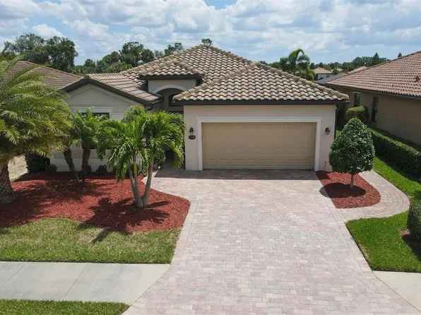 7130 Quiet Creek Dr, Bradenton, FL 34212