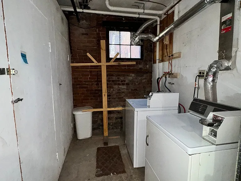 3 Bartlett St — Photo 5