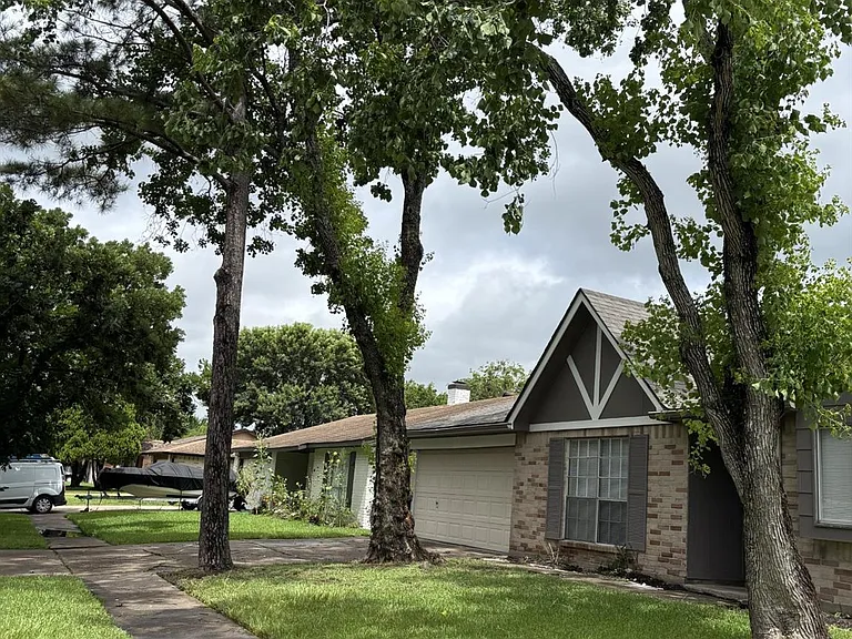 10446 Towneview Dr — Photo 1
