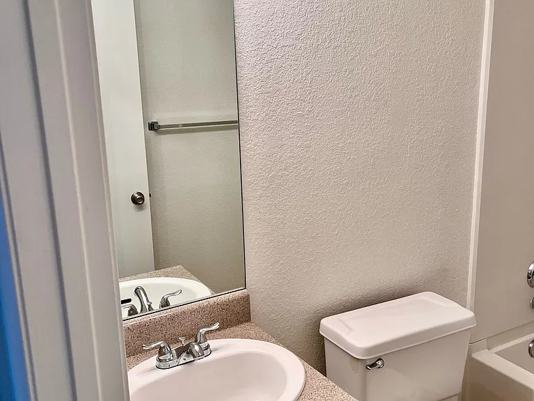 Royal Oaks Apartments in Bermuda Dunes — Photo 17