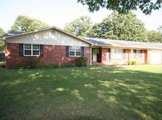 1812 Burnham Rd, Fort Smith, AR 72903