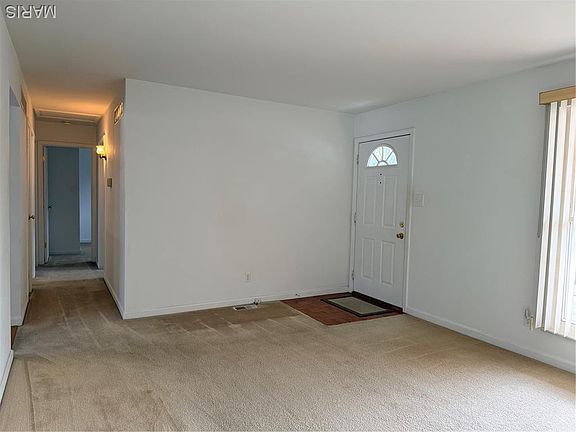 4th image of 1577 Boardwalk Ave