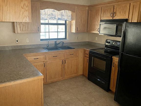 5th image of 6131 NW 85th Pl