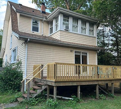 2nd image of 54 Oak St