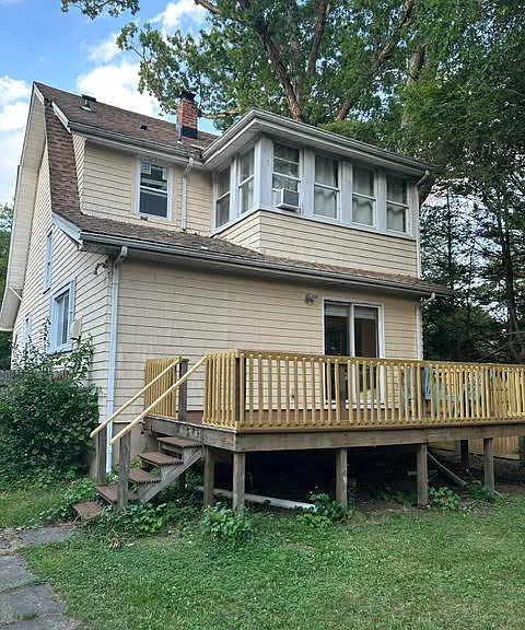 54 Oak St — Photo 2