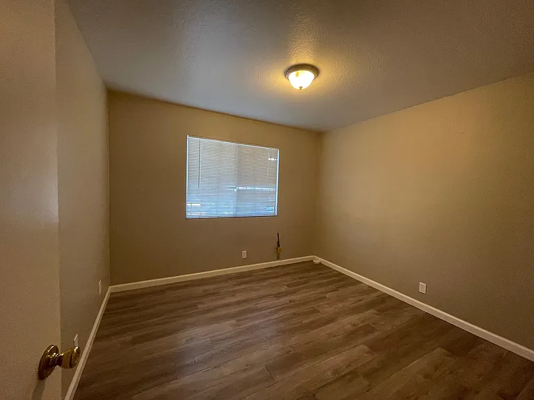 5611 Bancroft Ave #A — Photo 7