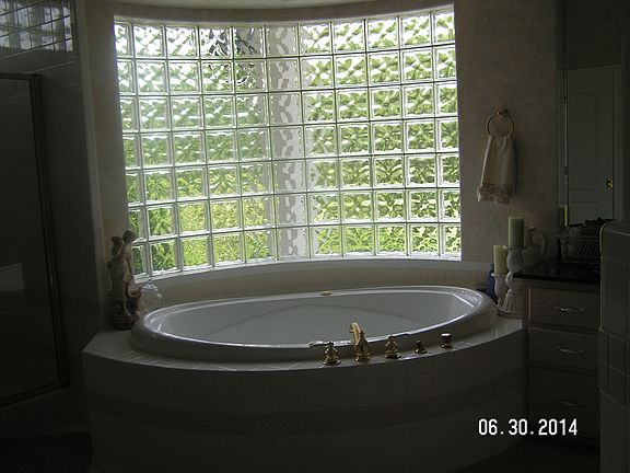 Master Suite Jet Tub